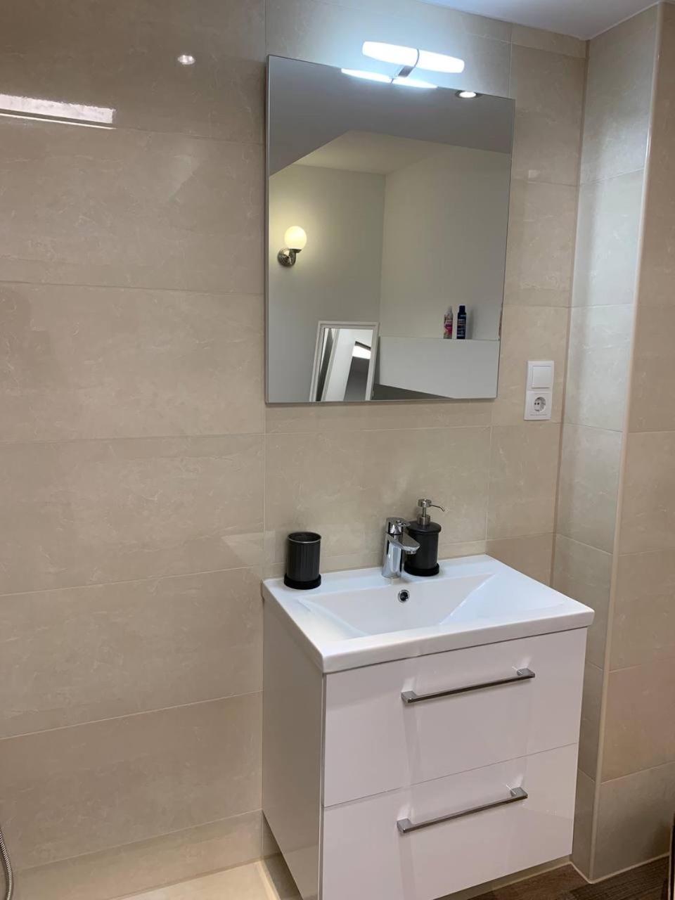 Central Private Rooms In Popular Neighborhood! Cologne Luaran gambar
