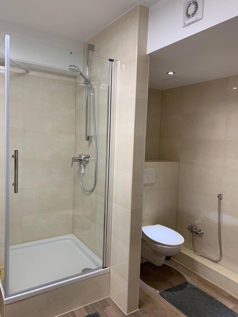 Central Private Rooms In Popular Neighborhood! Cologne Luaran gambar